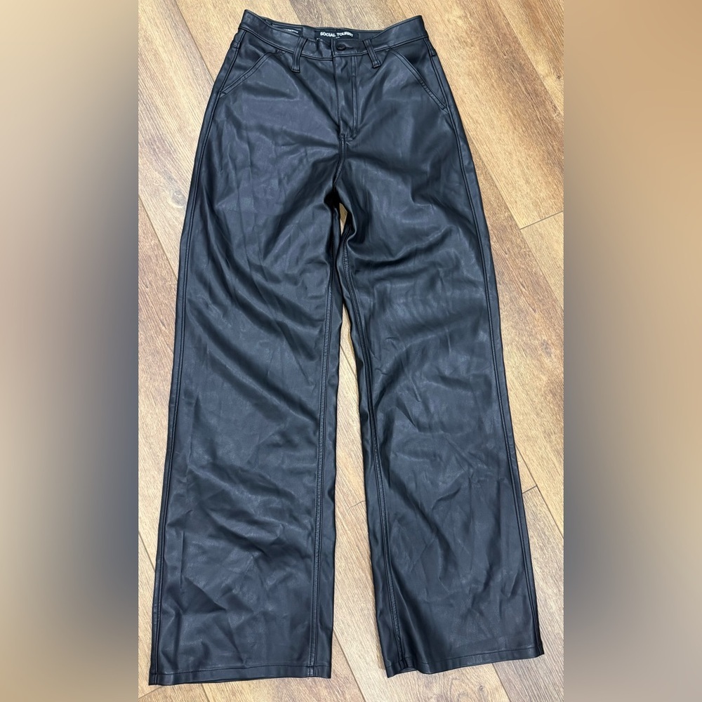 Social Tourist Pants 5R  W27Black Faux Leather Ultra High Rise Baggy Abercrombie